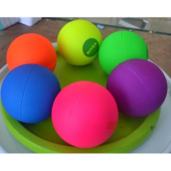 Quais são os fatores que afetam a qualidade da pintura de brinquedos PU?